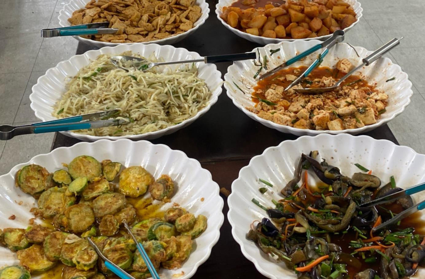 다양한 반찬이 있는 생활의 달인 초저가달인 5000원 한식뷔페