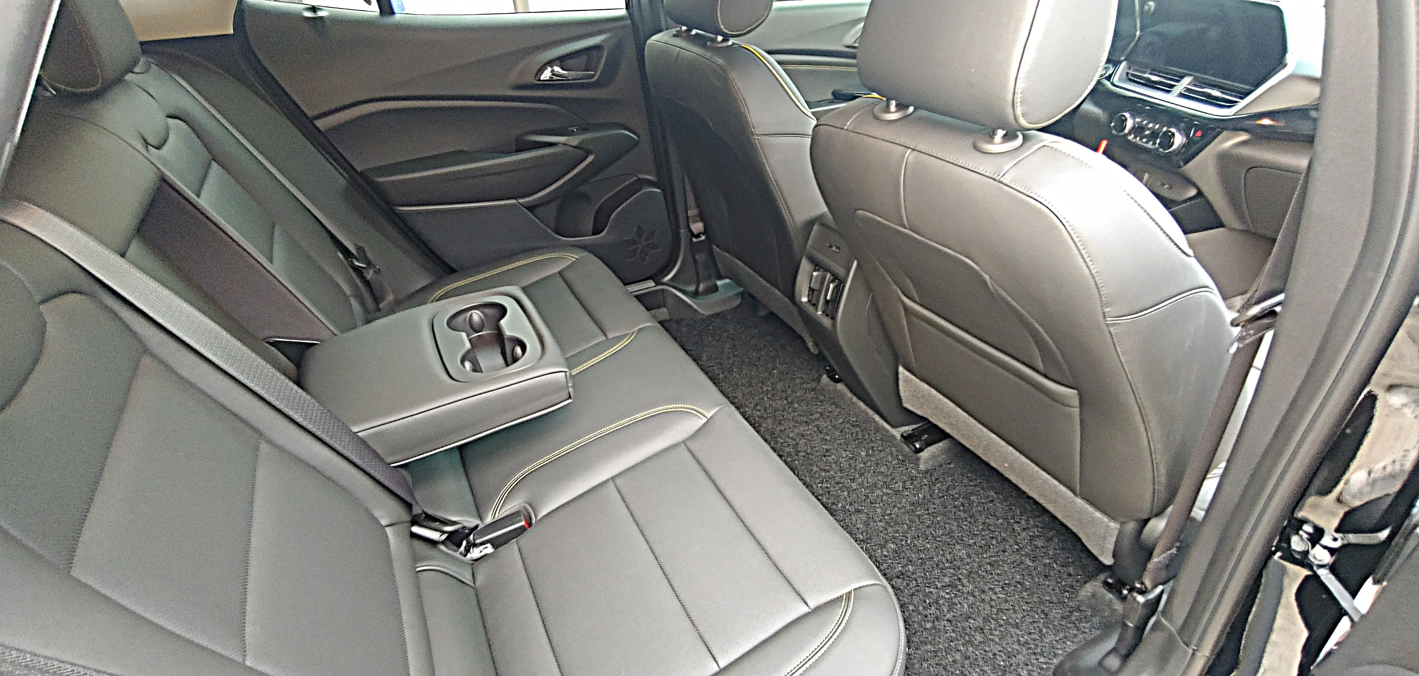 쉐보레 트랙스 크로스오버 내부 및 인테리어