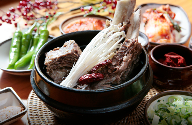평택 곰탕 맛집 &lsquo;왕골남서문장작불곰탕&rsquo; 메뉴&middot;가격 총정리 (생생정보 2502회)