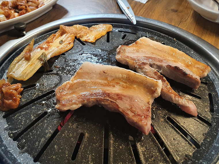 묵은지와-삼겹살