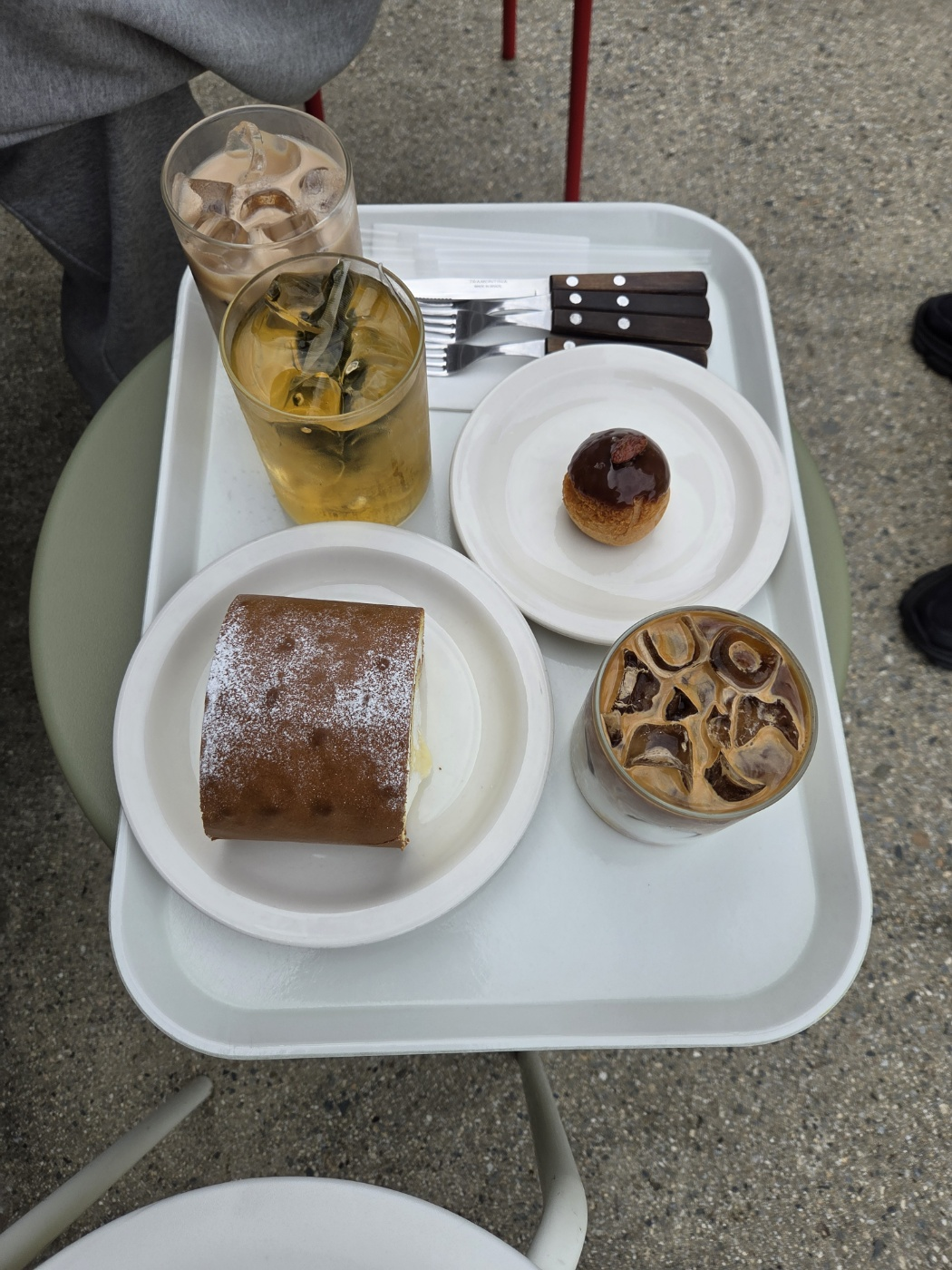 쉐즈롤의 시그너처 롤 케이크