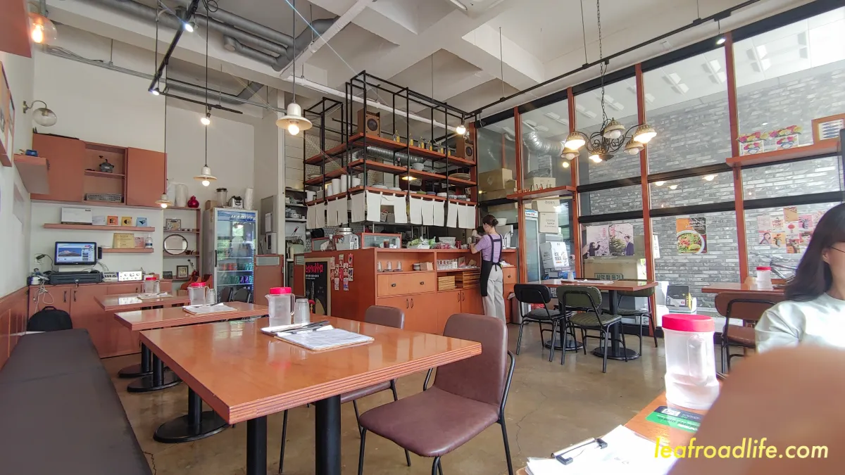 하남-미사-로이식당-내부-사진