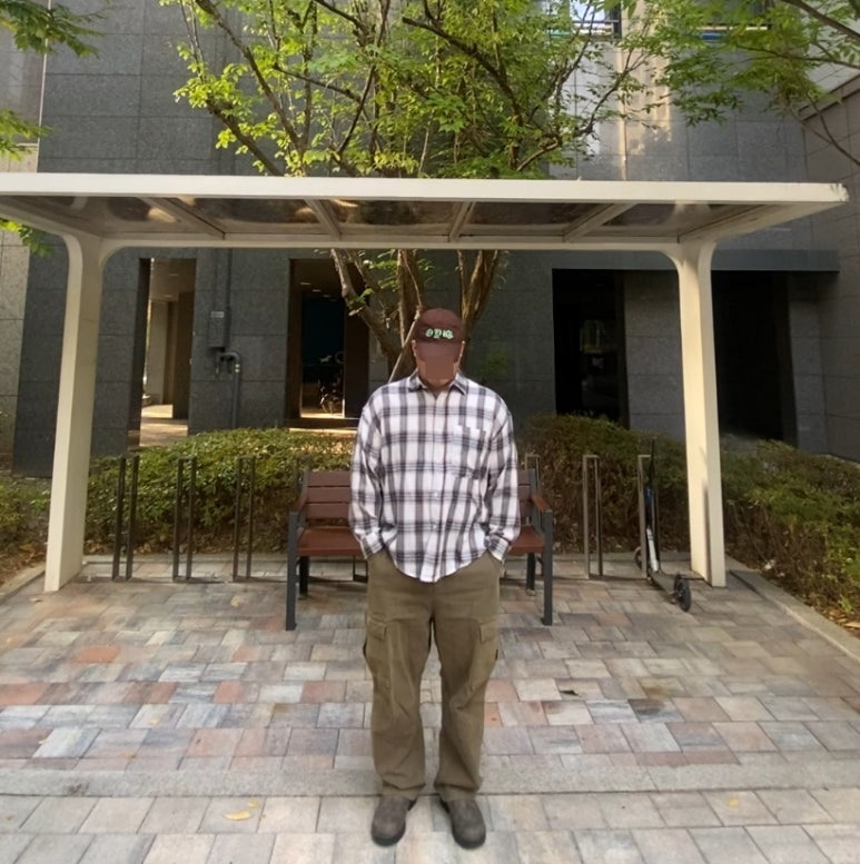 데일리룩('26. 10. 18.)오와이 데빌 로고 레터링 볼캡, 블랙모먼트 고밀도 시티보이 레귤러 오버핏 체크 셔츠, 프리즘웍스 카고 팬츠, 블런드스톤 585 러스틱브라운 첼시부츠