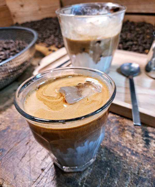 아이스 플랫화이트 한잔