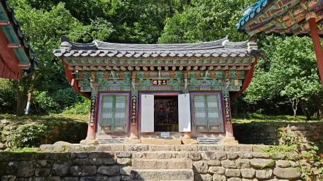 속초 신흥사 : 설악산의 숨결과 통일의 염원이 머무는 곳 설악산의 깊은 산문을 지키는 천년 고찰