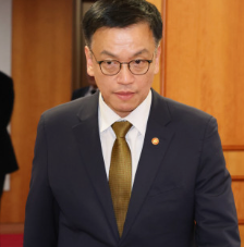 최상목 경제부총리 프로필 권한대행