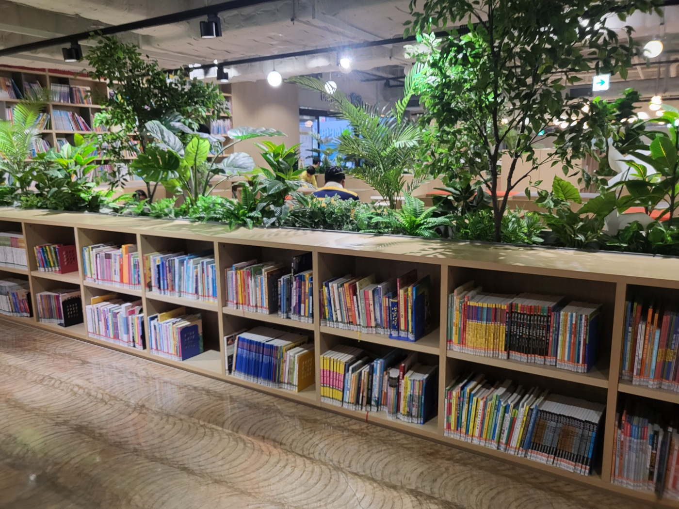 청주 열린도서관(원더아리아 5층 도서관)