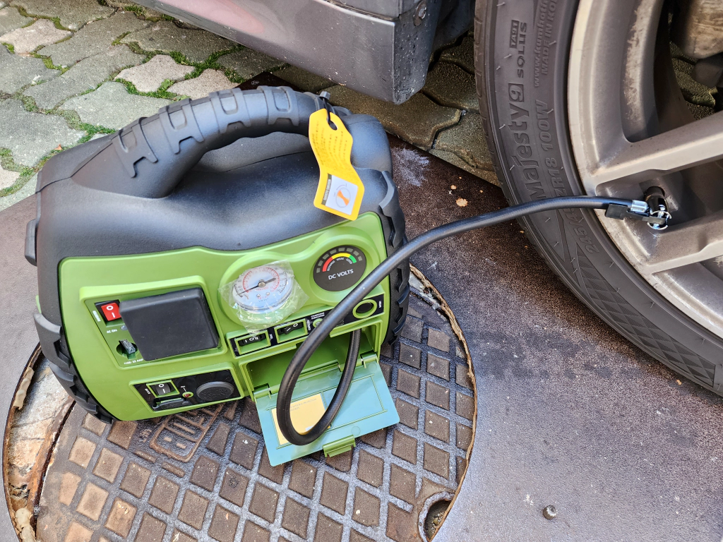 컴프레서 소음이 상당하다. 민망할 정도.