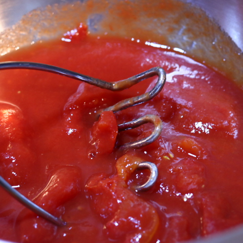 캔 홀토마토 으깨기