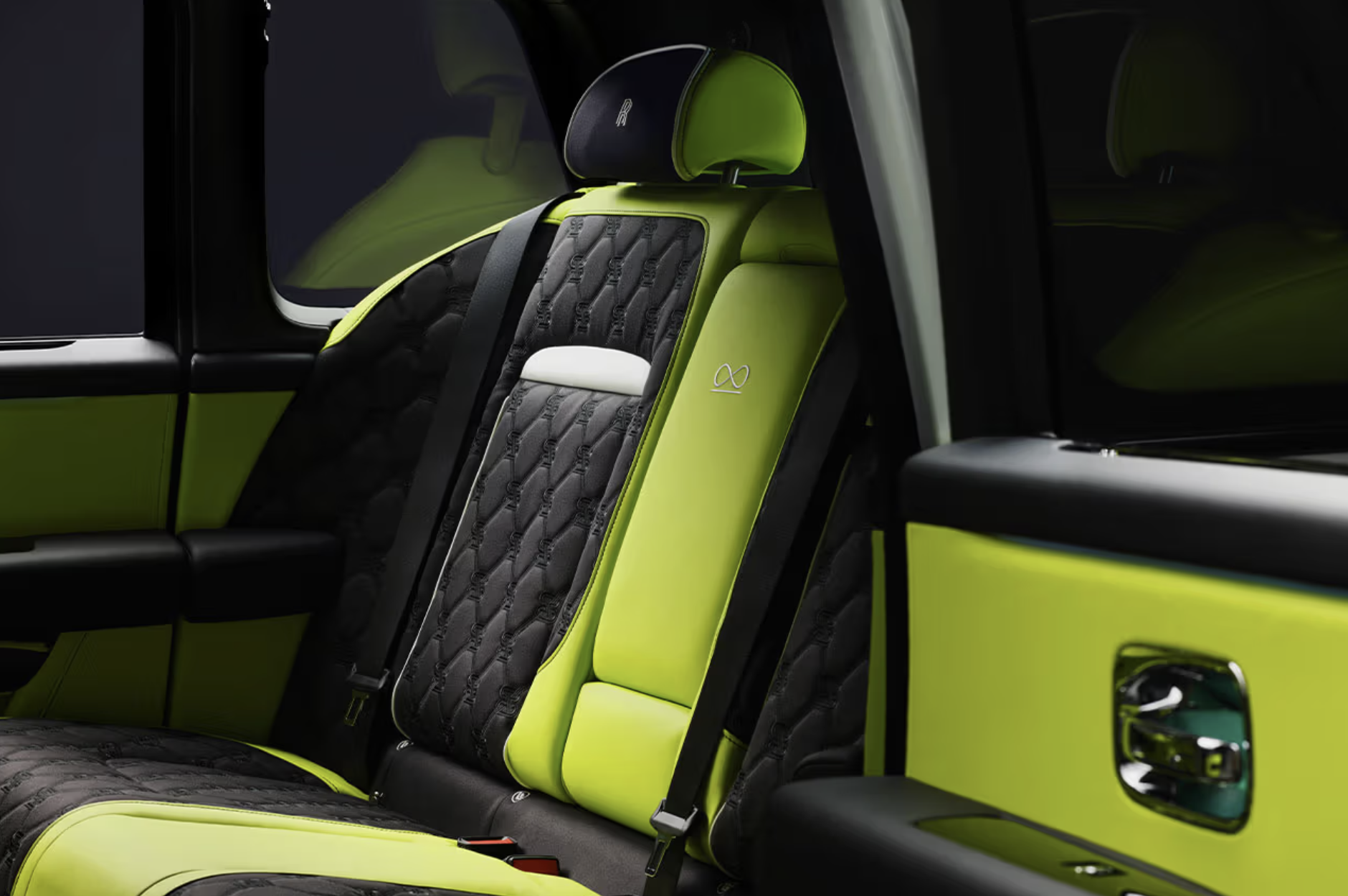 롤스로이스 블랙 배지 컬리넌 시리즈 II(Black Badge Cullinan Series II)