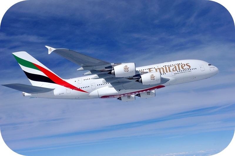 에미레이트항공-에어버스-a380-여객기-푸른-하늘-비행중