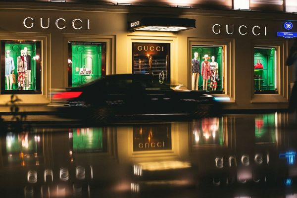 구찌(Gucci): 럭셔리 브랜드에서의 지속 가능한 패션과 윤리적 소비 촉진