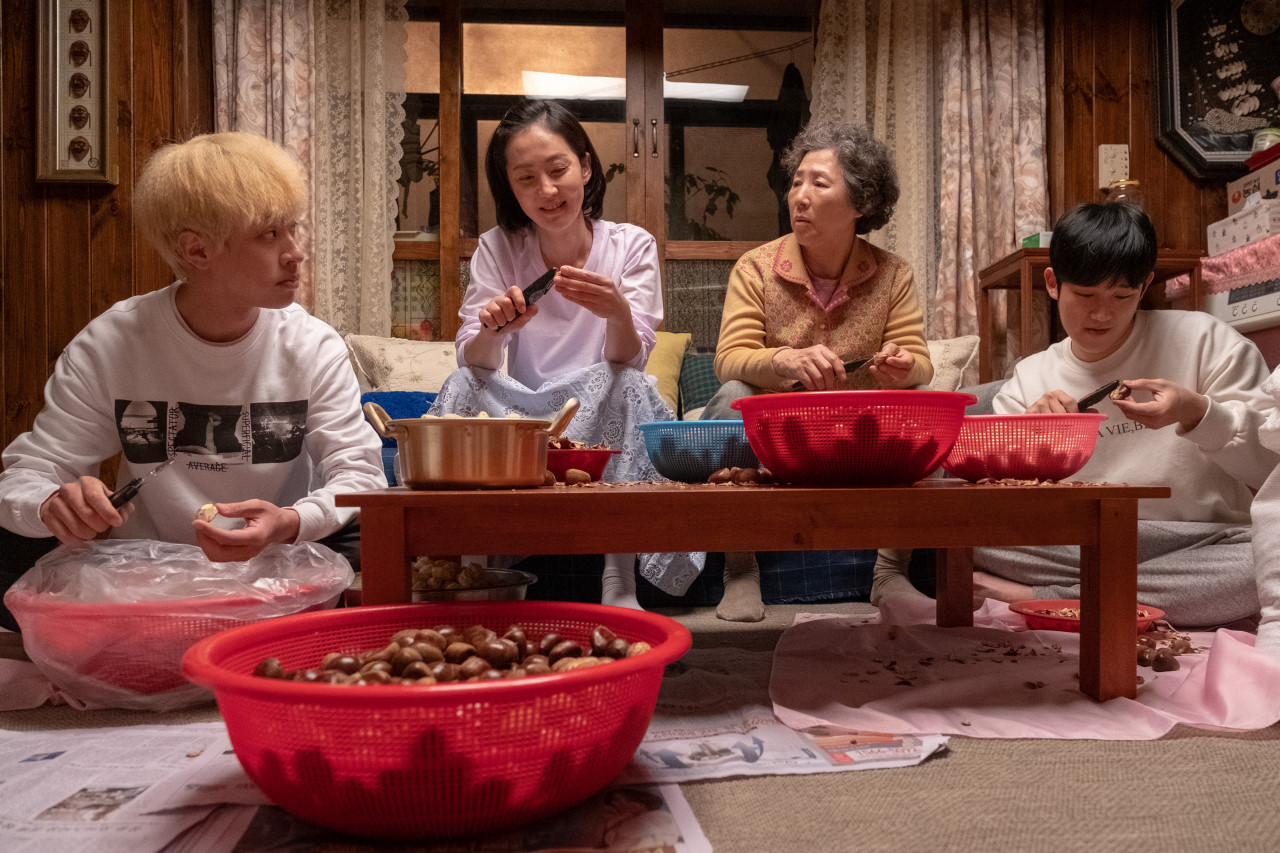 상필네 집으로 이사간 택일과 엄마