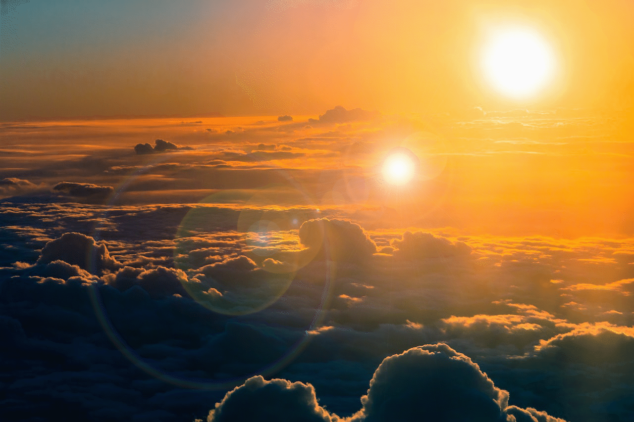 태양 이미지에 렌즈 플레어를 적용하고 키프레임을 살짝 잡은 모습