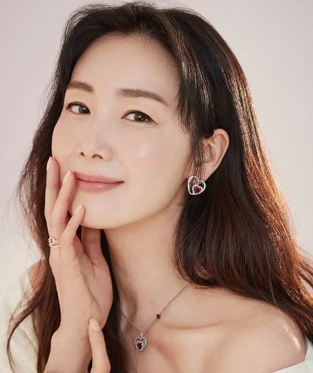 최지우