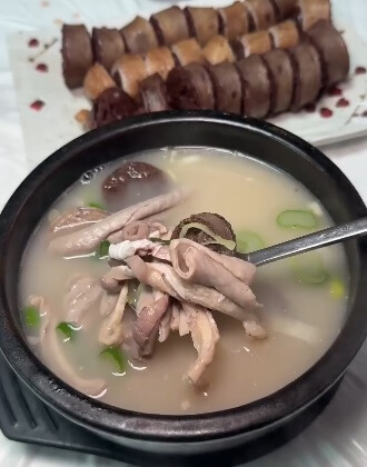 식객 허영만의 백반기행 298회 한그루와 함께한 부안밥상 피순대와 순대국 맛집 할매피순대
