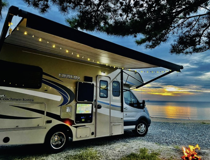 자유를 품은 여행의 동반자 캠핑카