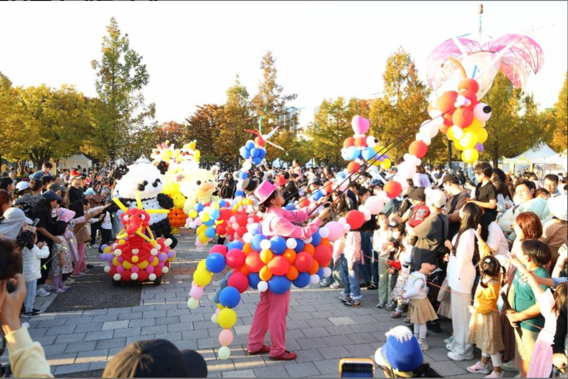 &ldquo;2025 고양호수예술축제 완벽 가이드! 불꽃드론-거리예술-포토존까지 총정리