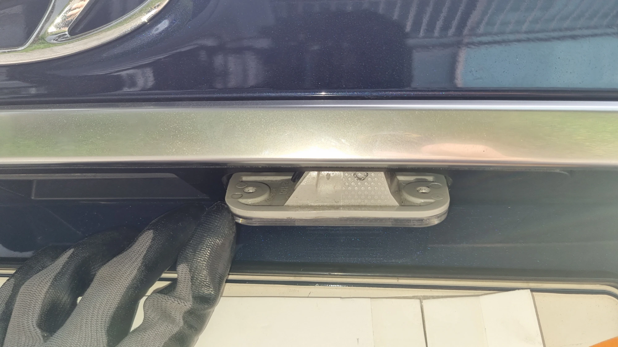 번호판 등 램프 끼우는 방향