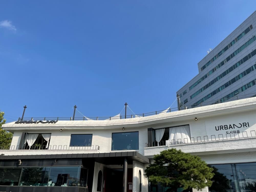 카페-어반리-URBANRI-본점-외관-모습