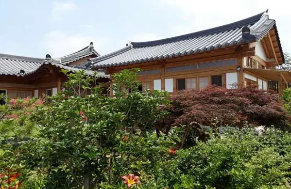 솔향기한옥펜션