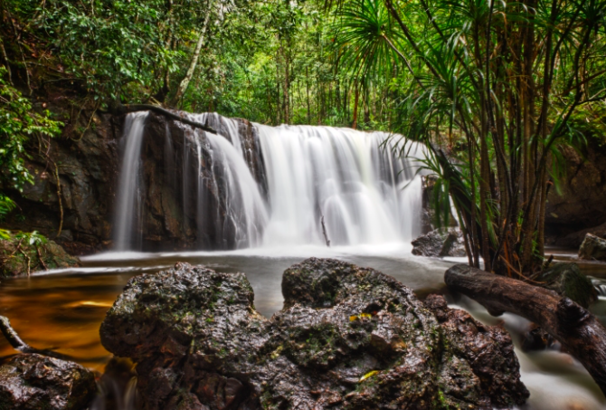 수오이 짠 폭포