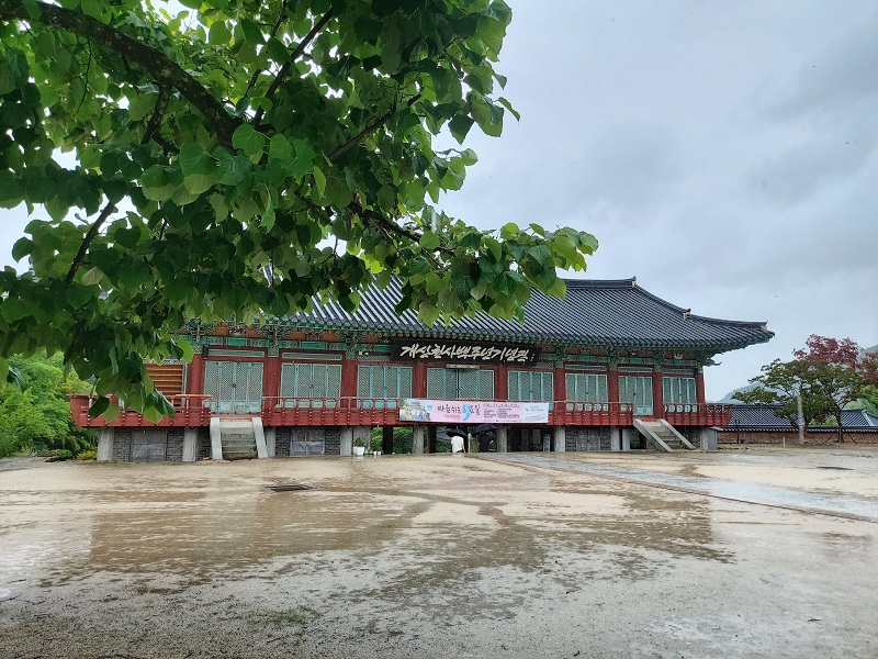 금산사 보제루 뒤편 