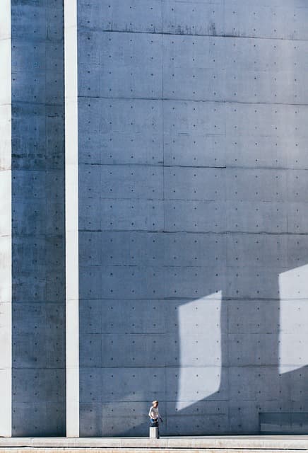 '벽'의 역사: 고대부터 현대까지의 건축적 변천과 그 의미