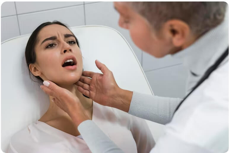 갑상선 기능 저하증 환자를 진료하는 의사