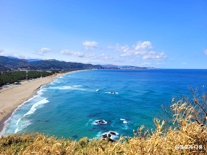 산위에서 바라본 바다