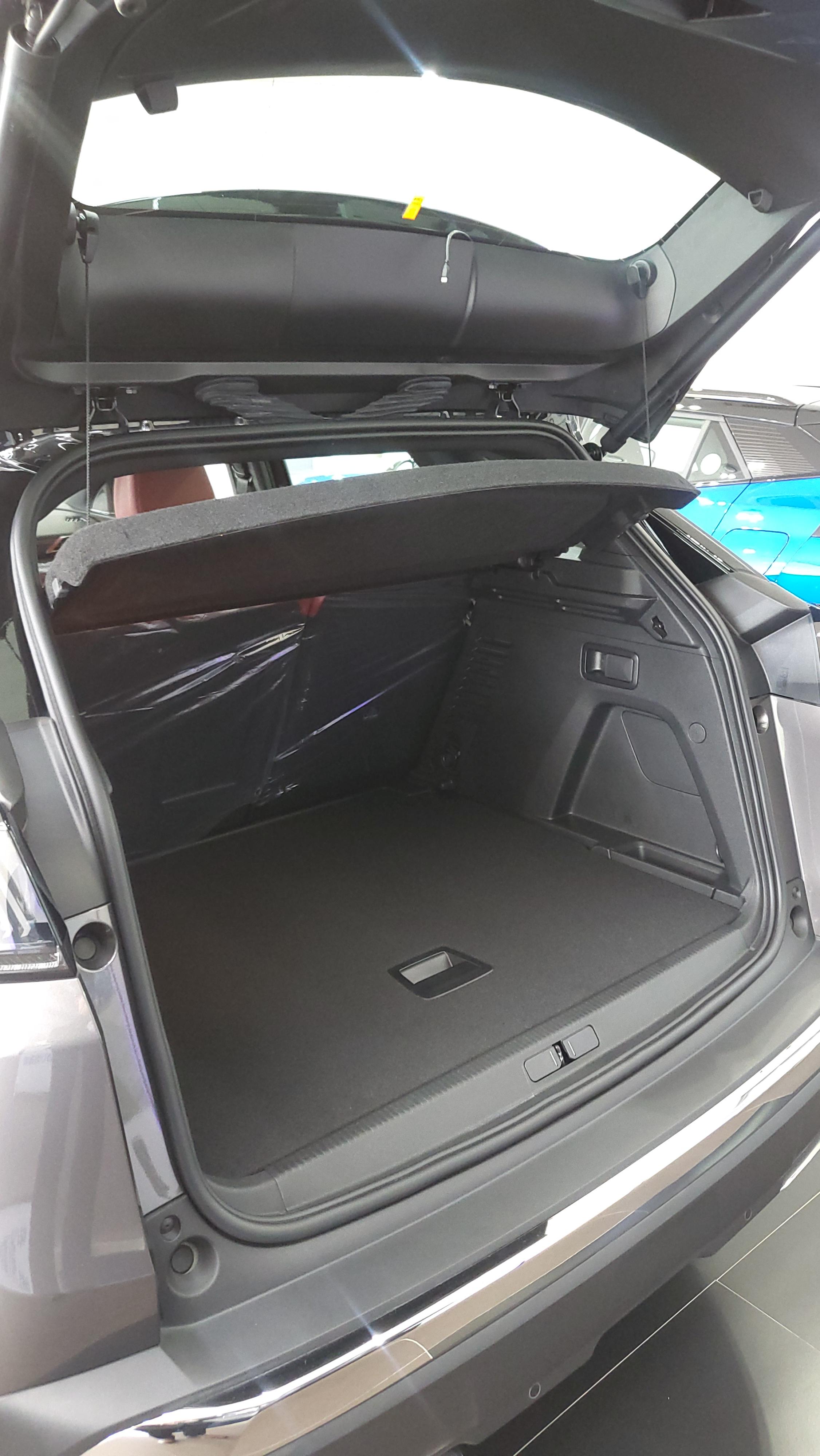 푸조 3008 GT