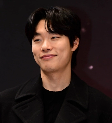 류준열 프로필 나이 고향 학력 인스타 사진전