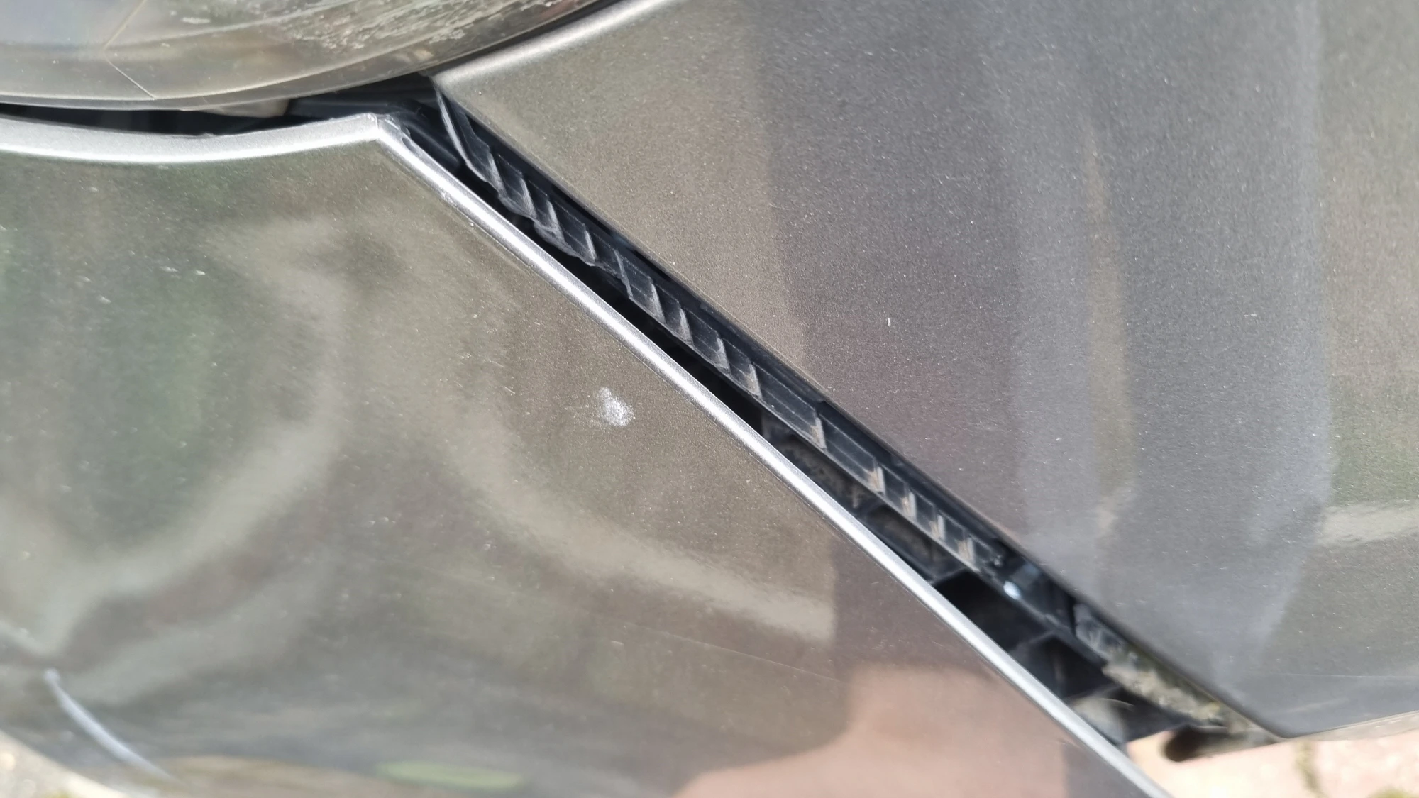 모닝 앞범퍼 파손 모습