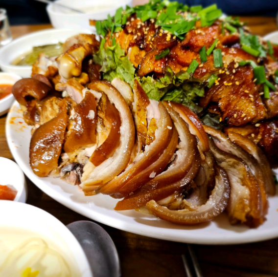 옥천매운족발 대표 메뉴