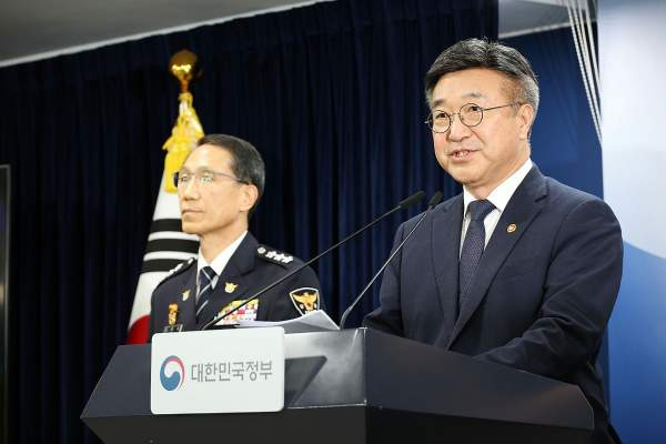 윤호중 행안부 장관 프로필 나이 고향 학력 경력 가족 논란 (장윤기 사건 사과 및 스타벅스 탱크데이 이슈 핵심 정리)
