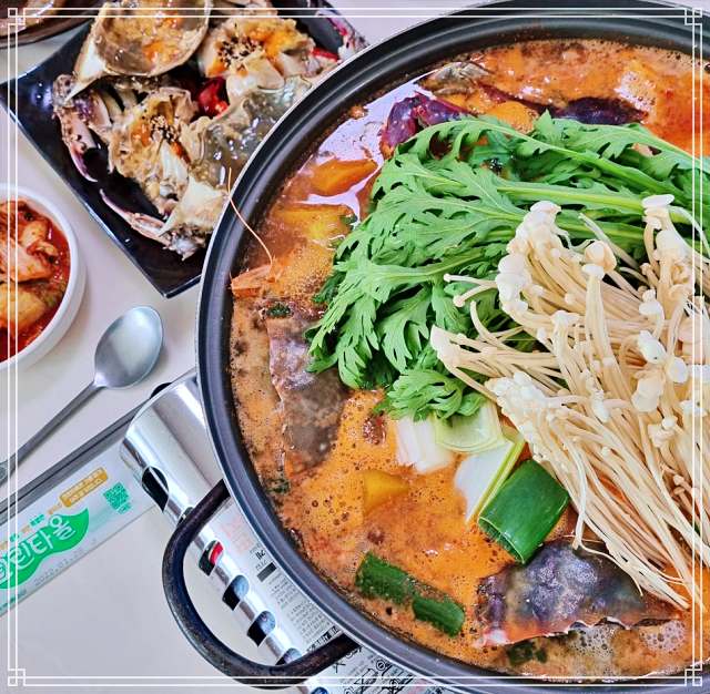 생생정보 마당 태안 안면도 꽃게 게국지 우동 맛집