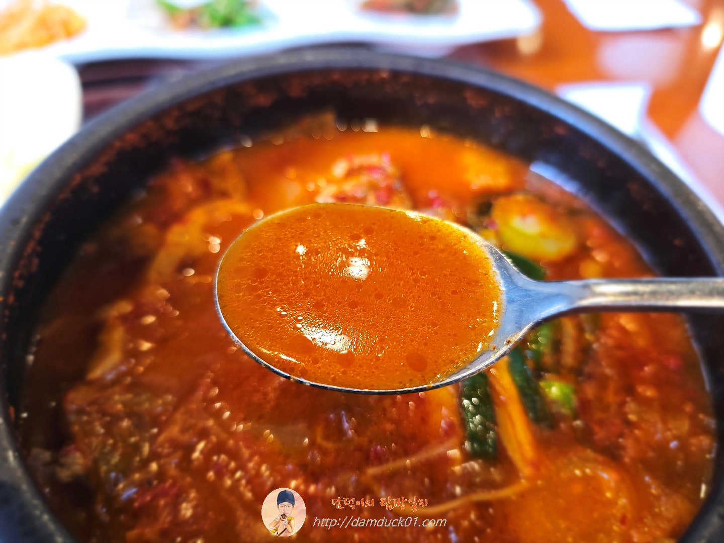 찌개정식 (고기듬뿍김치찌개)