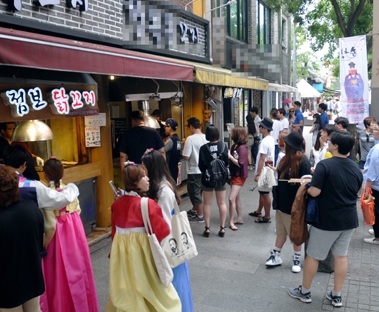 전통과 현대가 공존하는 전주 한옥마을