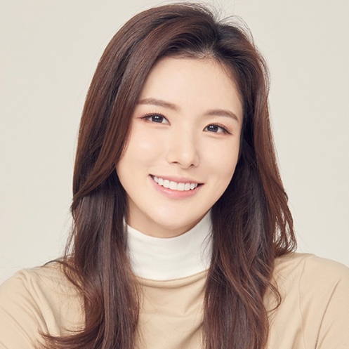 박진이 정면에서 웃는 사진