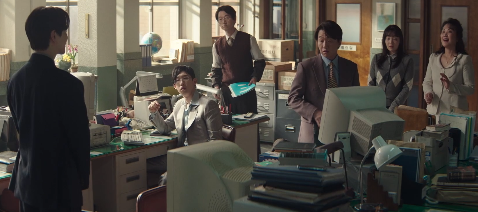 태풍상사 직원들