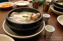 중복 음식 한방삼계탕 흑마늘 닭곰탕