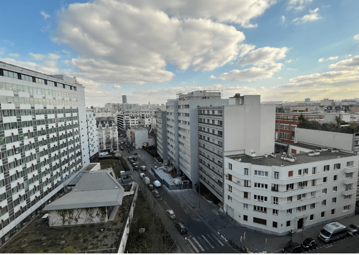 객실-커튼-친-후에-보이는-바깥-풍경