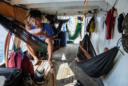 9. 술을 너무 많이 마신다