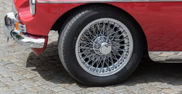 여름 타이어 관리와 공기압 세팅 가이드 포스팅 관련 이미지