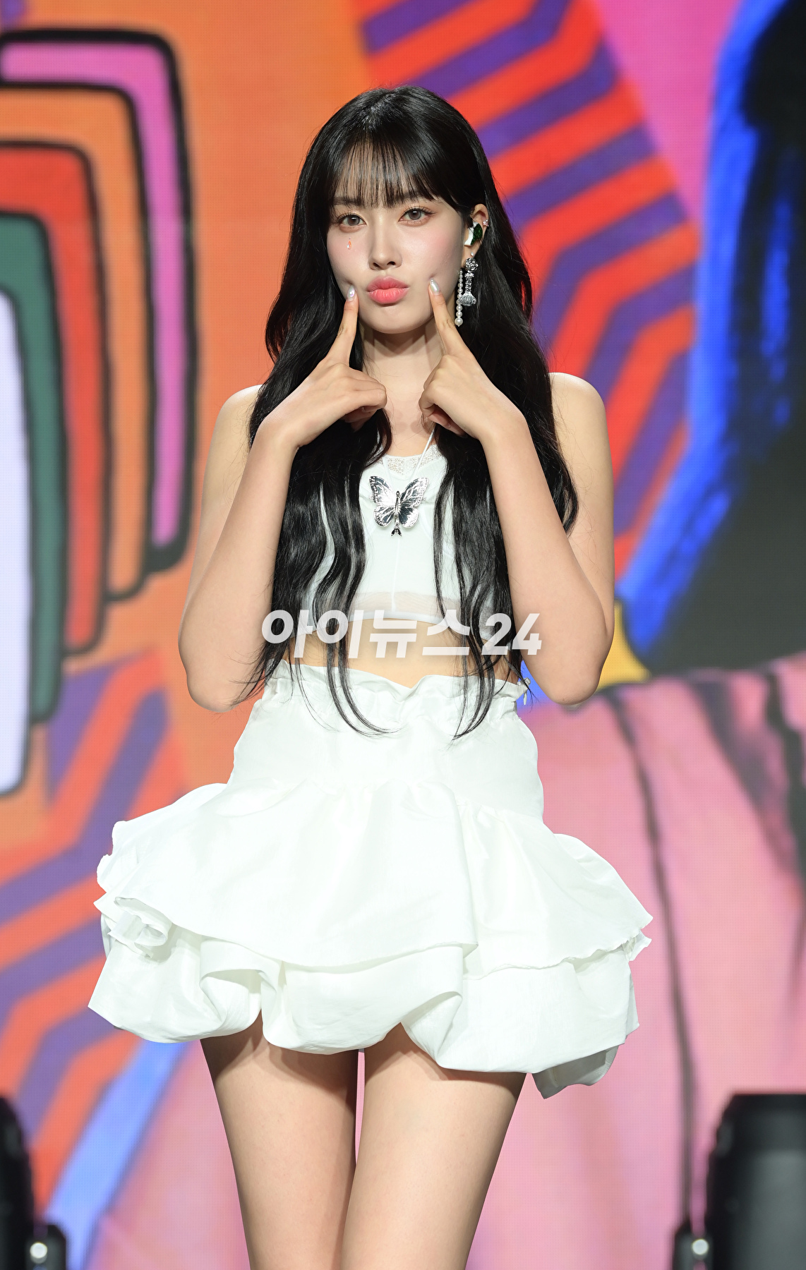 그룹 스테이씨 윤이 16일 오후 서울 강남구 청담동 일지아트홀에서 진행된 스테이씨(STAYC) 세 번째 미니 앨범 '틴프레시(TEENFRESH)' 발매 기념 쇼케이스에 참석하고 있다. [사진=정소희 기자]