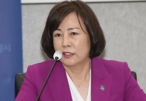 김필여