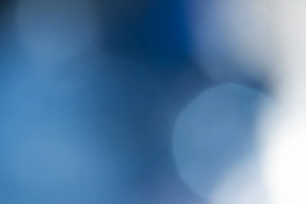 파란색상의 깨끗한 이미지