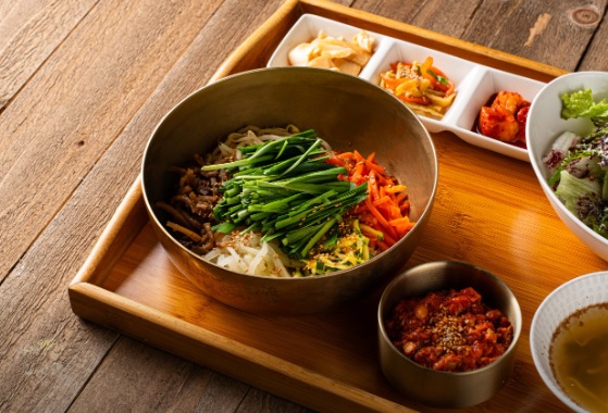 생생정보 믿고 떠나는 스타의 고장 가수 박남정 경남 한안 한식 맛집 탐밀