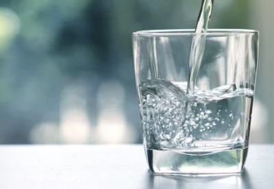 물 마시는 사람