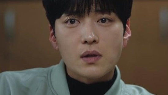 오지혁 형사의 클로즈업 모습